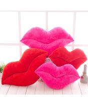 usne jastuk u crvenoj ili rozoj boji